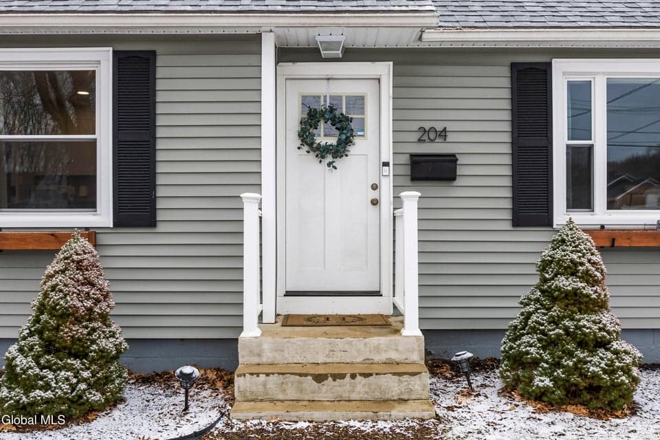 204 Heckeler Drive, Glenville, NY, photo 3