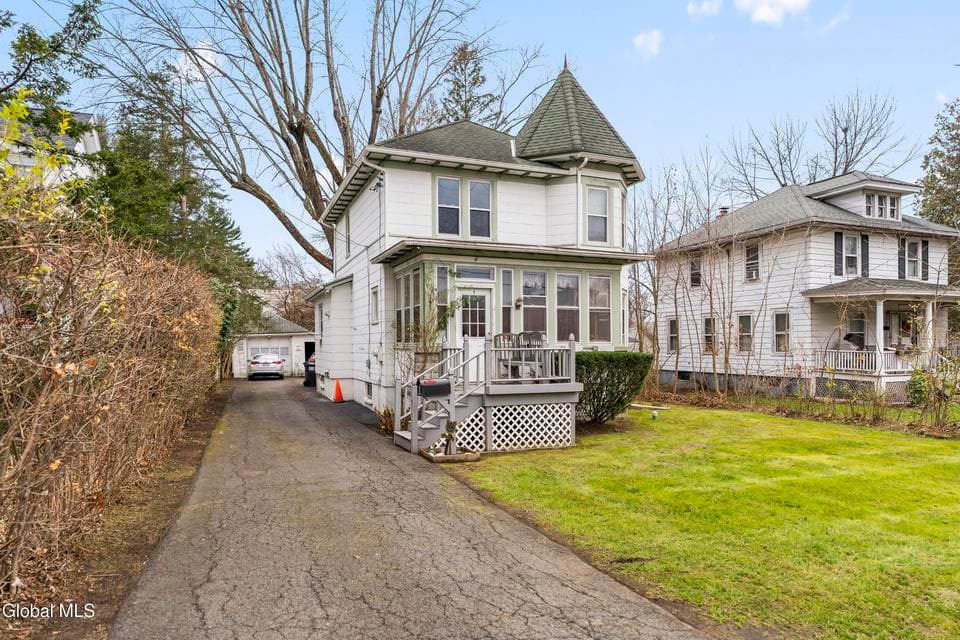 4 Morgan Terrace, Castleton-on-Hudson, NY 12033