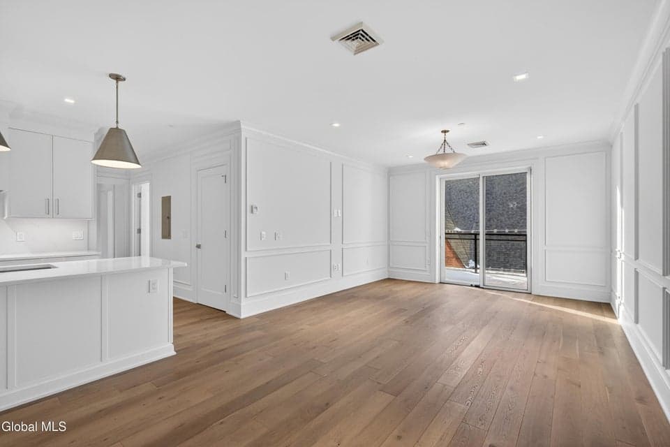 19 Washington Street, 652 P, Saratoga Springs, Inside, NY 12866, photo 5