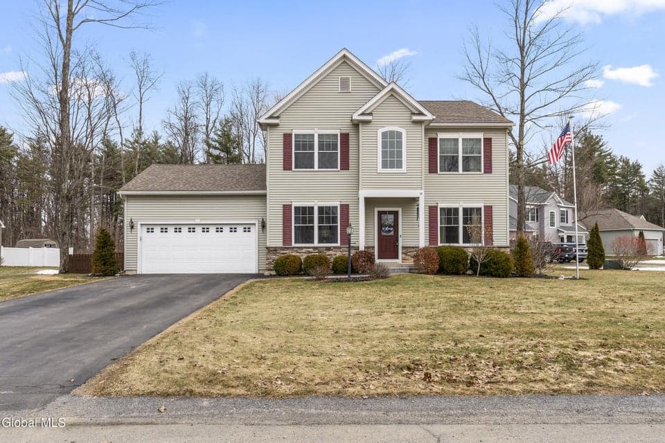 11 Larchwood Lane, South Glens Falls, NY, photo 1