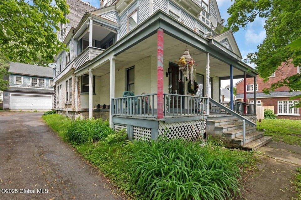 253 Guy Park Avenue, photo 4