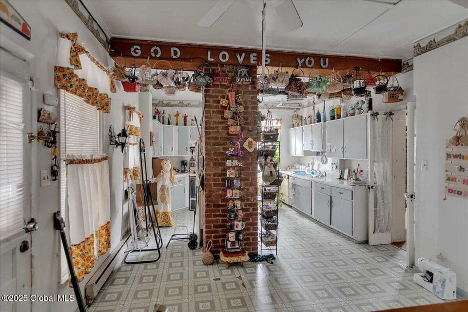 253 Guy Park Avenue, photo 5