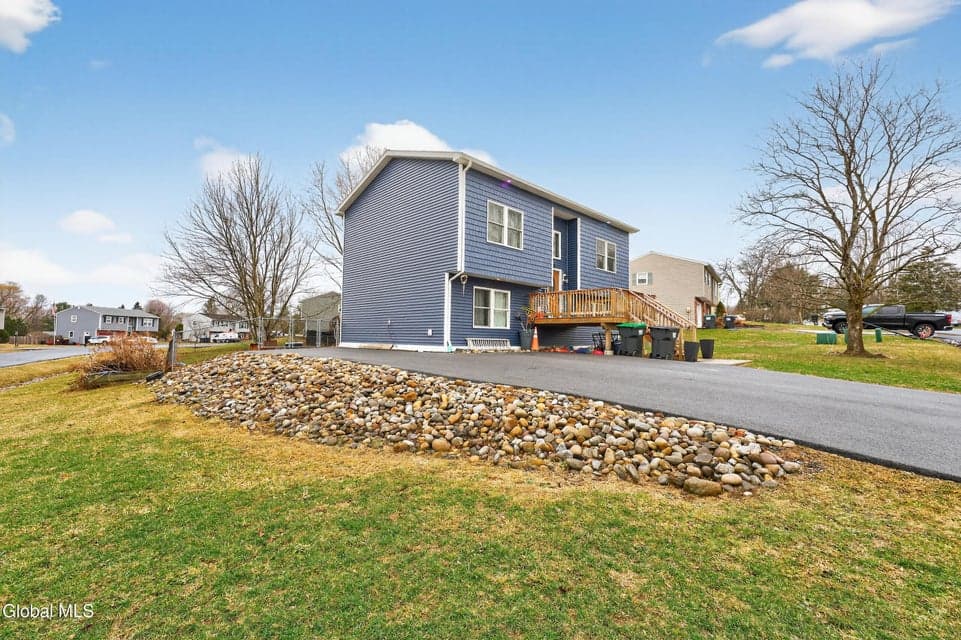 15 Castle Drive, photo 4