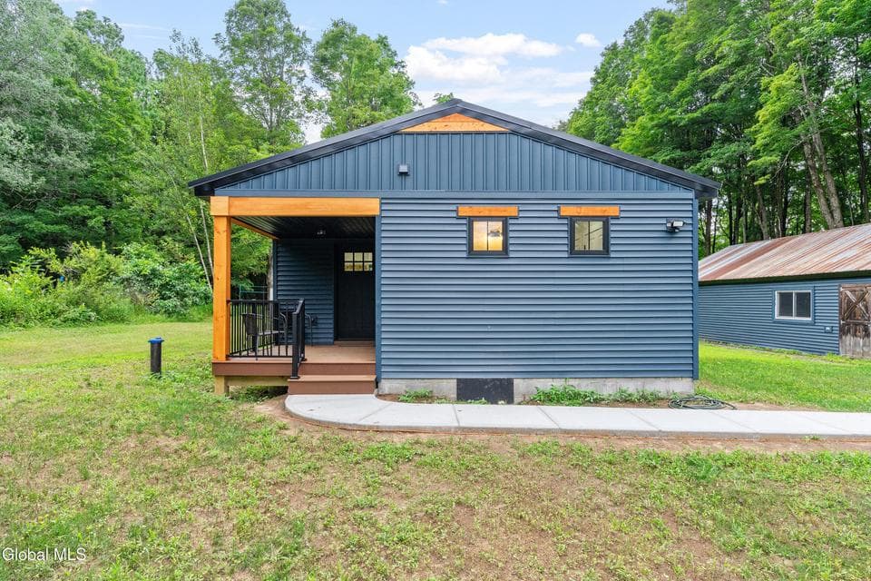 356 N Greenfield Road, Greenfield, NY, photo 1