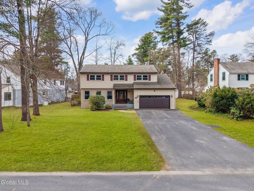 60 Fernbank Avenue, Bethlehem, NY 12054, photo 2