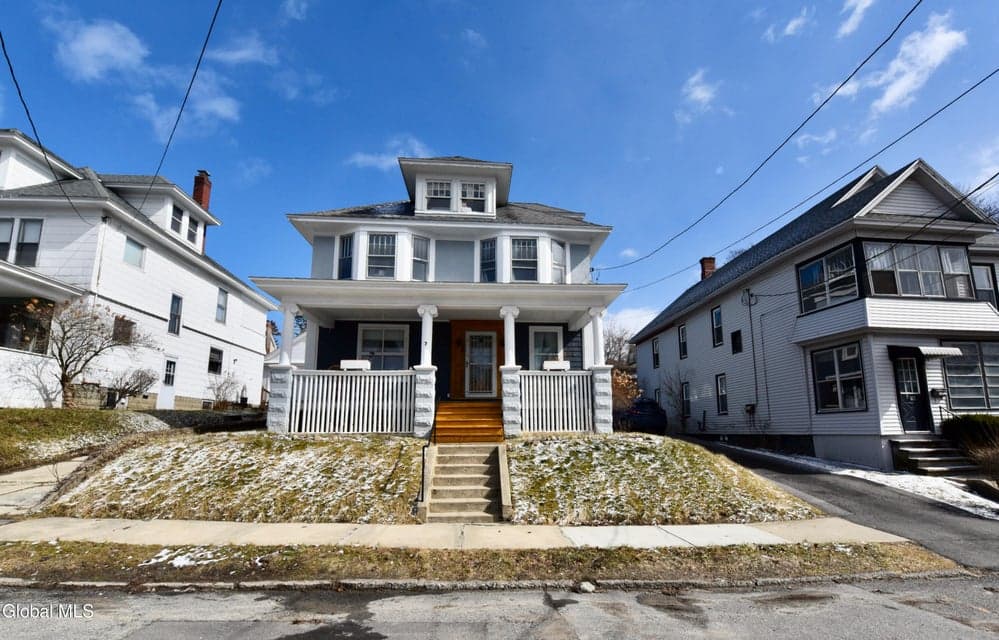 7 Grant Avenue, photo 1