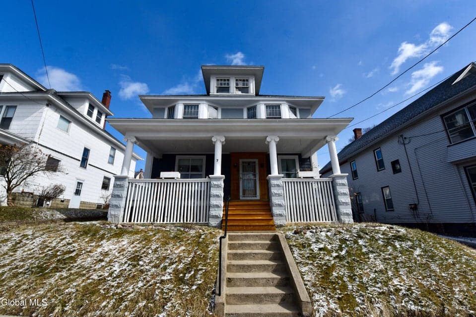 7 Grant Avenue, photo 3