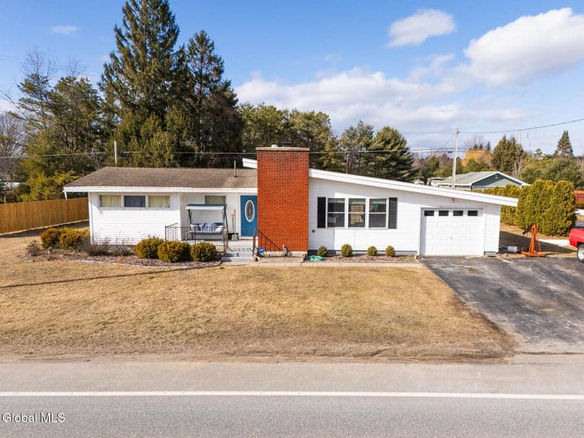 59 Bluebird Road, Moreau, NY, photo 1
