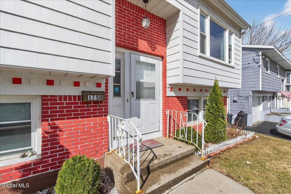 1750 Hamburg Street, Schenectady, NY, photo 5