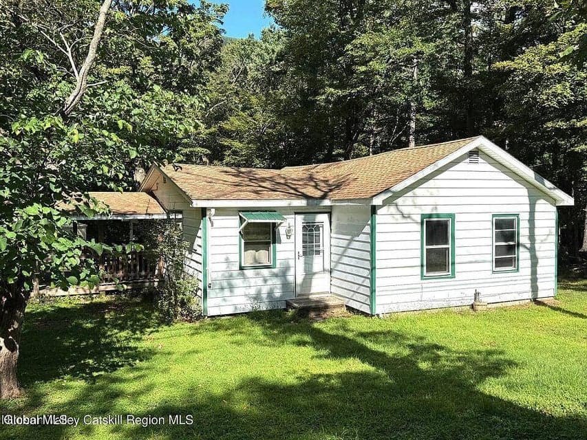 573 Manorville Road