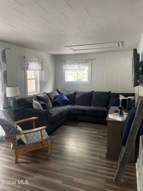 123 Circle Drive, photo 3