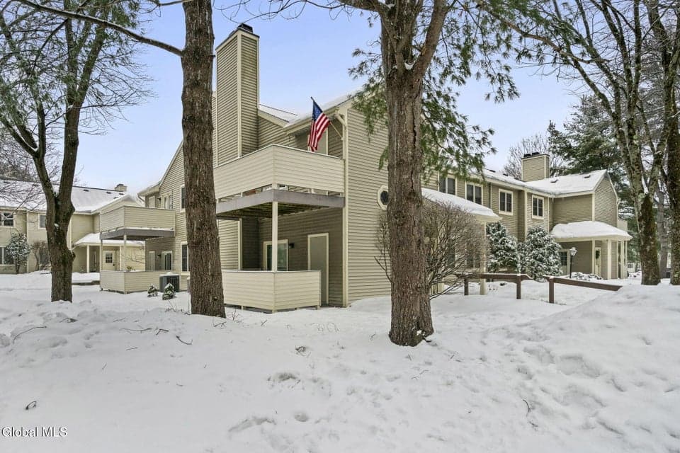 212 Monmouth Way, photo 3