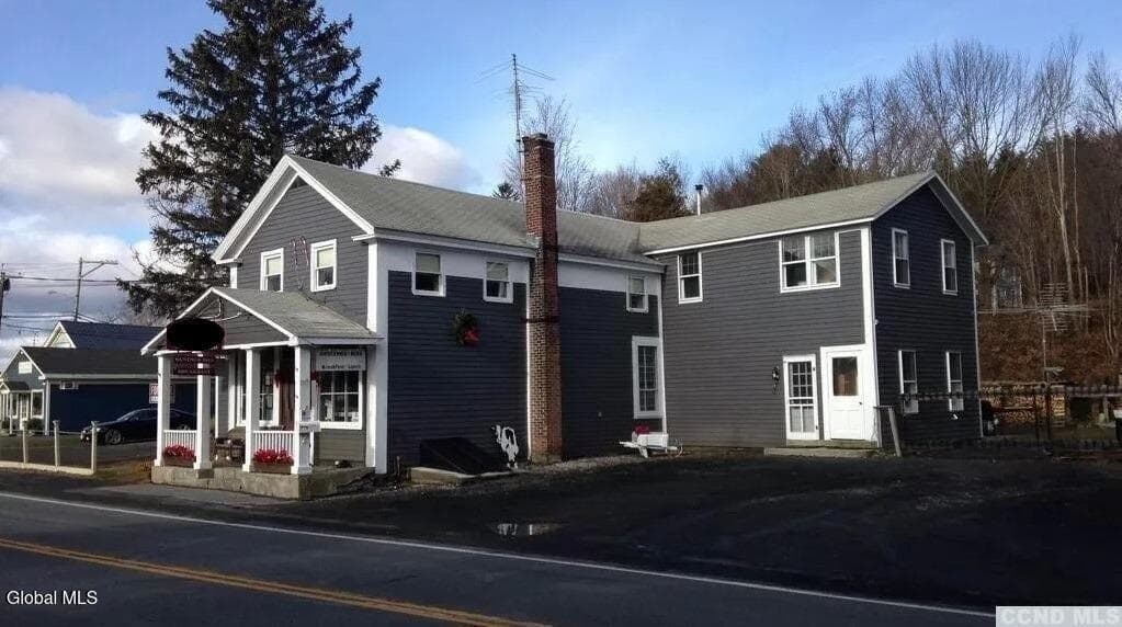 1135 NY-295, Chatham, NY 12060
