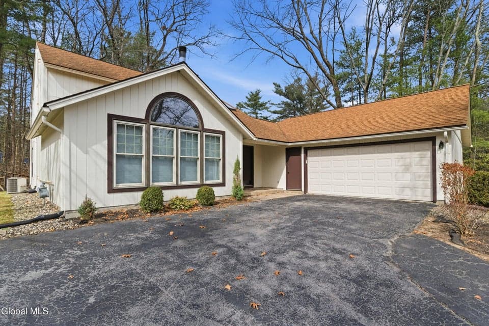 18 Glade Mallow Road, Malta, NY 12020, photo 3