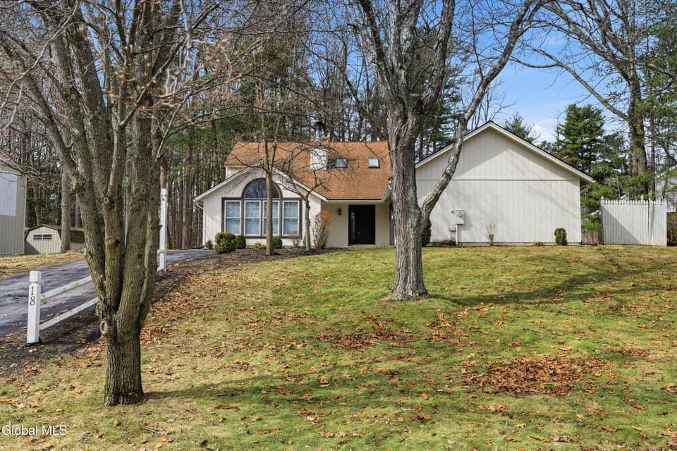 18 Glade Mallow Road, Malta, NY 12020, photo 2