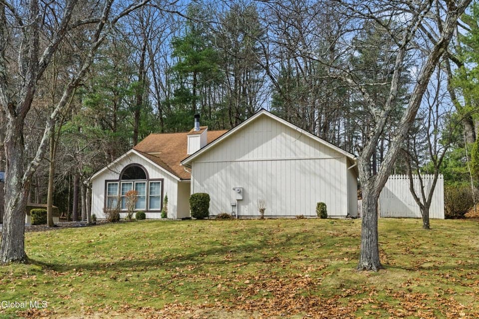 18 Glade Mallow Road, Malta, NY 12020, photo 4