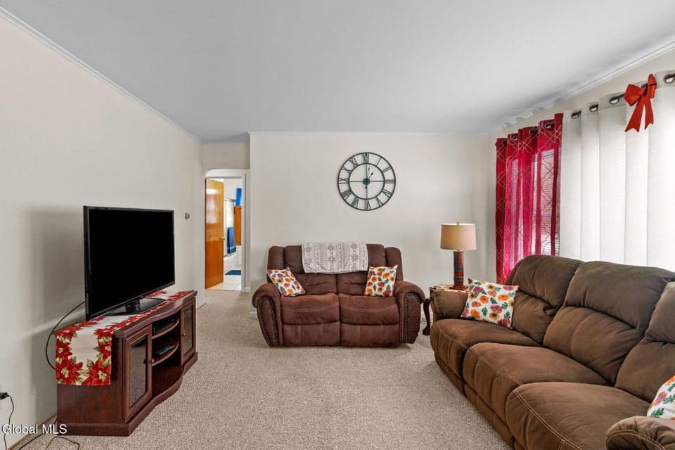 34 Woodlawn Avenue, photo 4