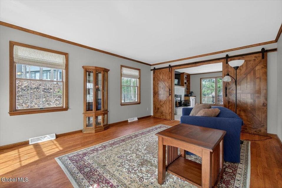 61 Robinwood Drive, photo 4