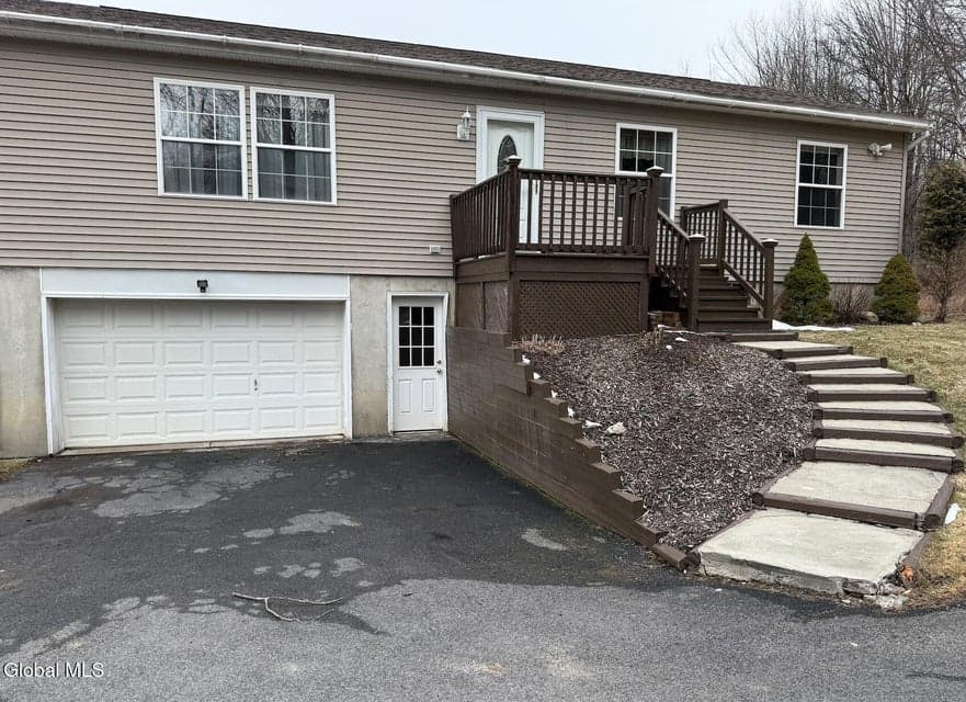 156 Heagle Road, photo 1