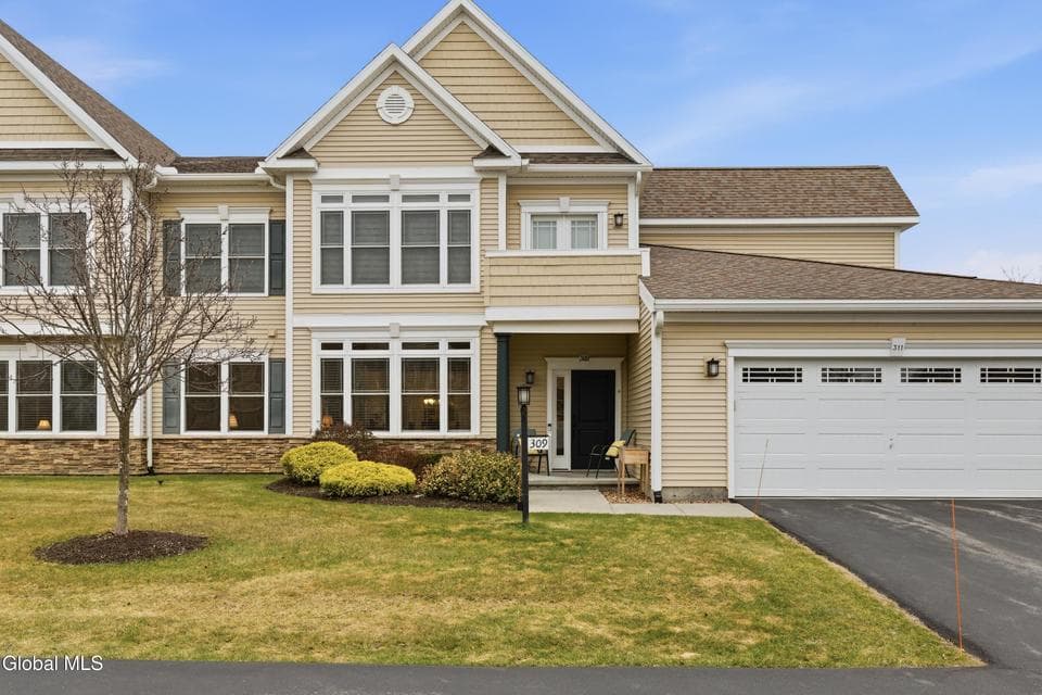 309 Lois Lane, photo 1