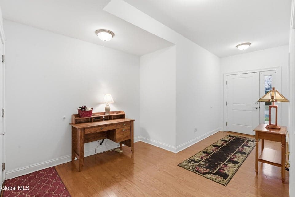 309 Lois Lane, photo 4