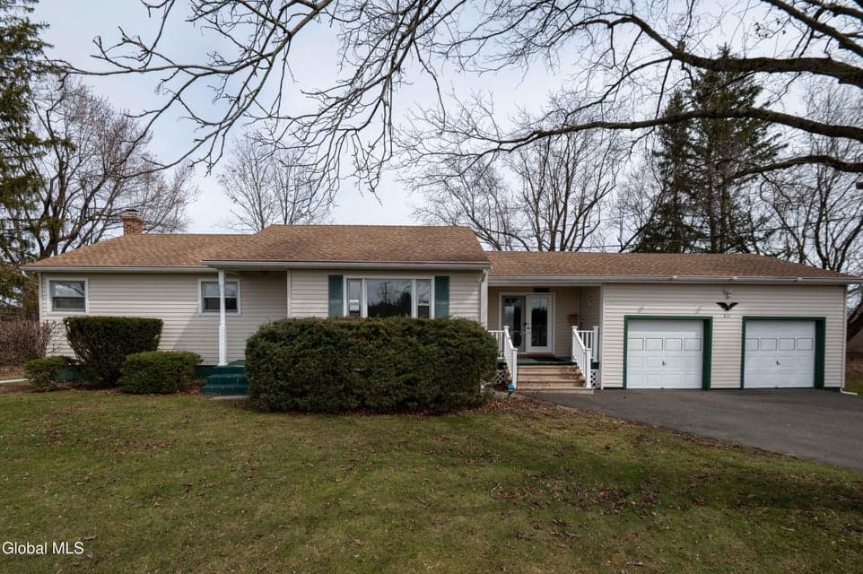 211 Stottville Road, photo 1