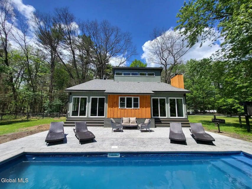 751 Corinth Road, photo 3