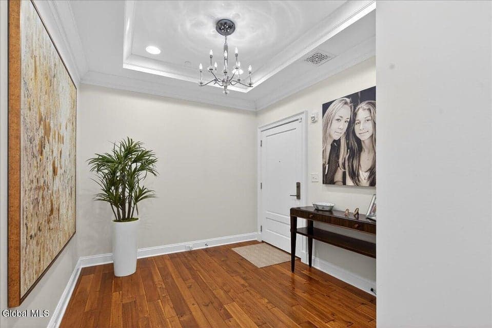 268 BROADWAY, photo 2