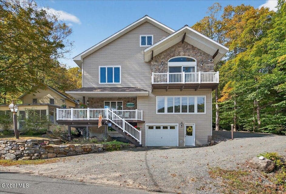 143 Green Lake Road, photo 1