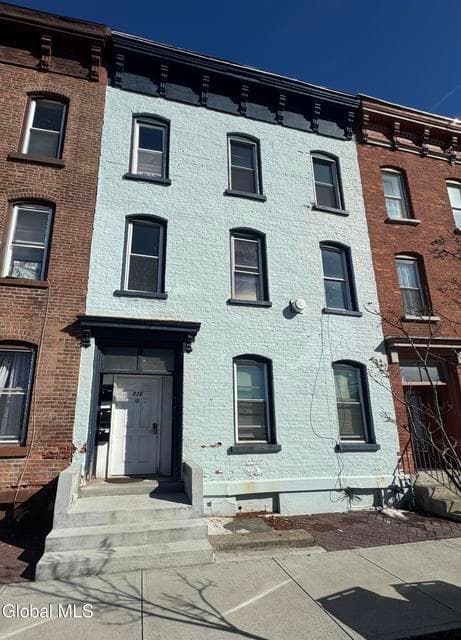 276 3rd Street, photo 2