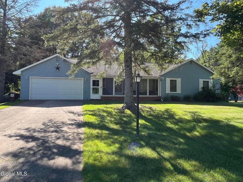 41 Glenwood Avenue, photo 1