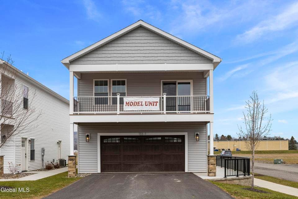 133 Marjorie Lane, photo 1