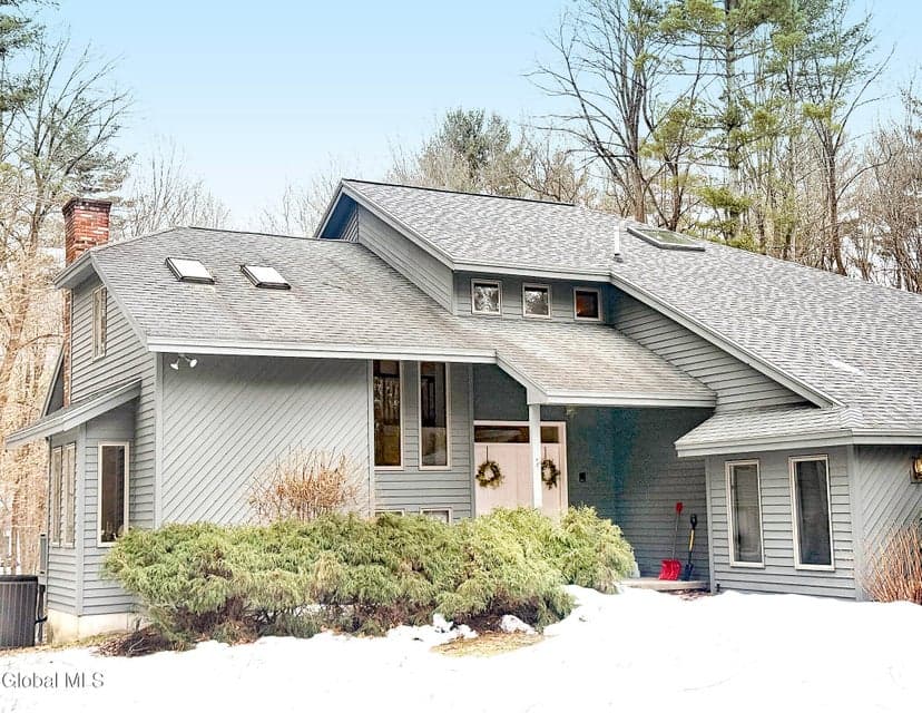 4 Van Court, photo 3