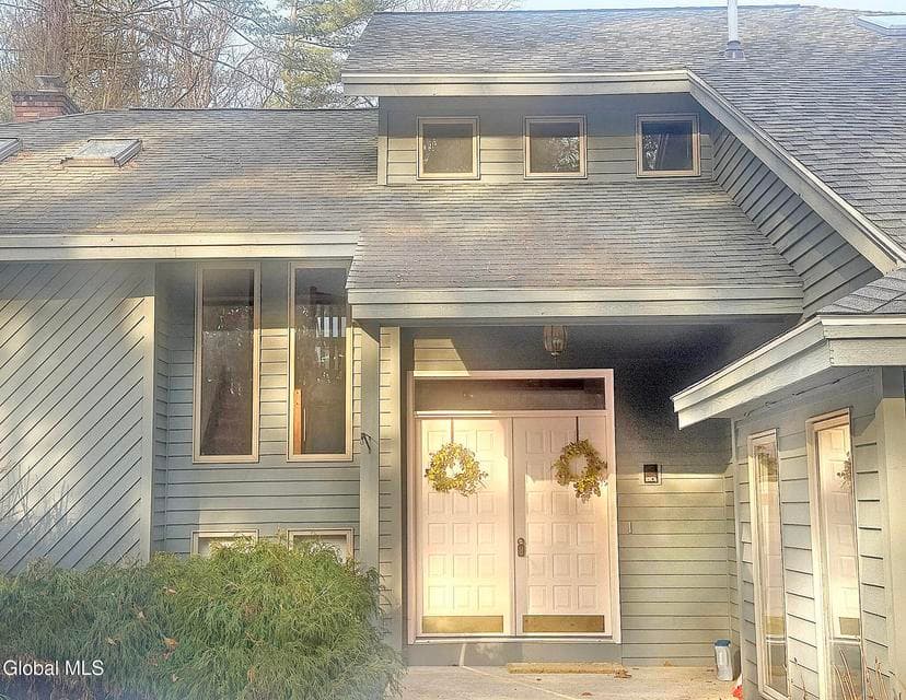 4 Van Court, photo 2