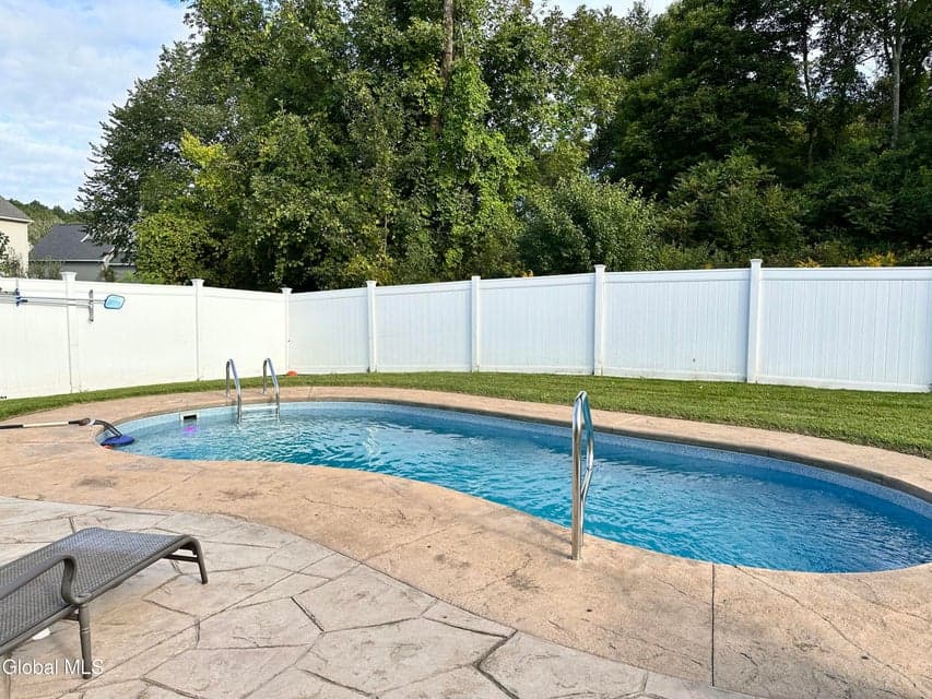 6 Jennifer Drive, Halfmoon, NY, photo 2