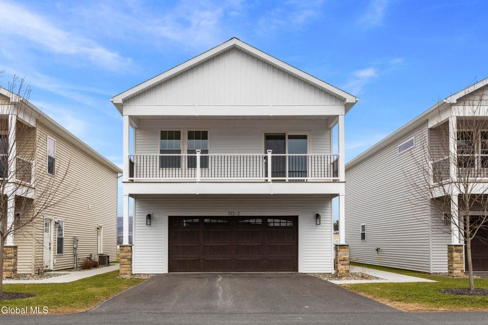 133 Marjorie Lane, photo 1