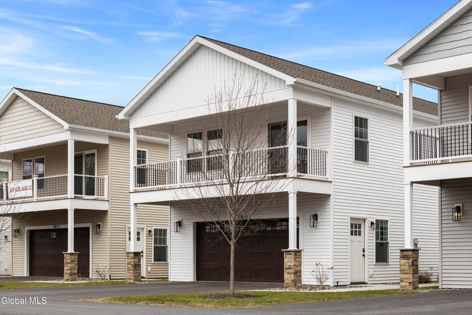 133 Marjorie Lane, photo 2