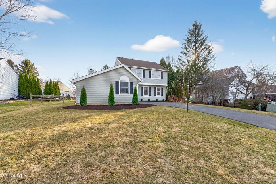 18 Rockefeller Boulevard, Rensselaer, NY, photo 2