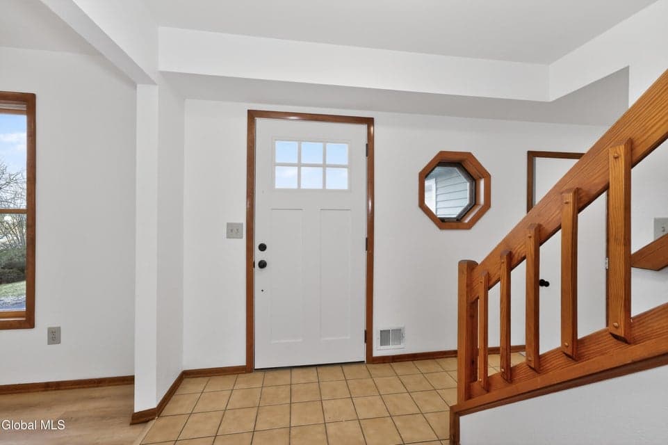 18 Rockefeller Boulevard, Rensselaer, NY, photo 5