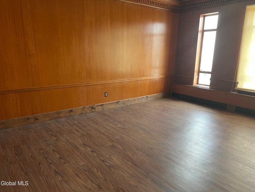 854 Madison Avenue, photo 2