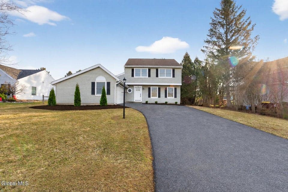 18 Rockefeller Boulevard, Rensselaer, NY, photo 3