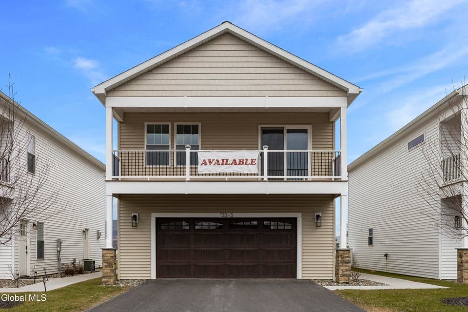133 Marjorie Lane, photo 1