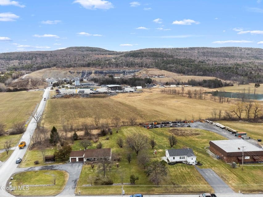 4856 State Route 30, photo 2