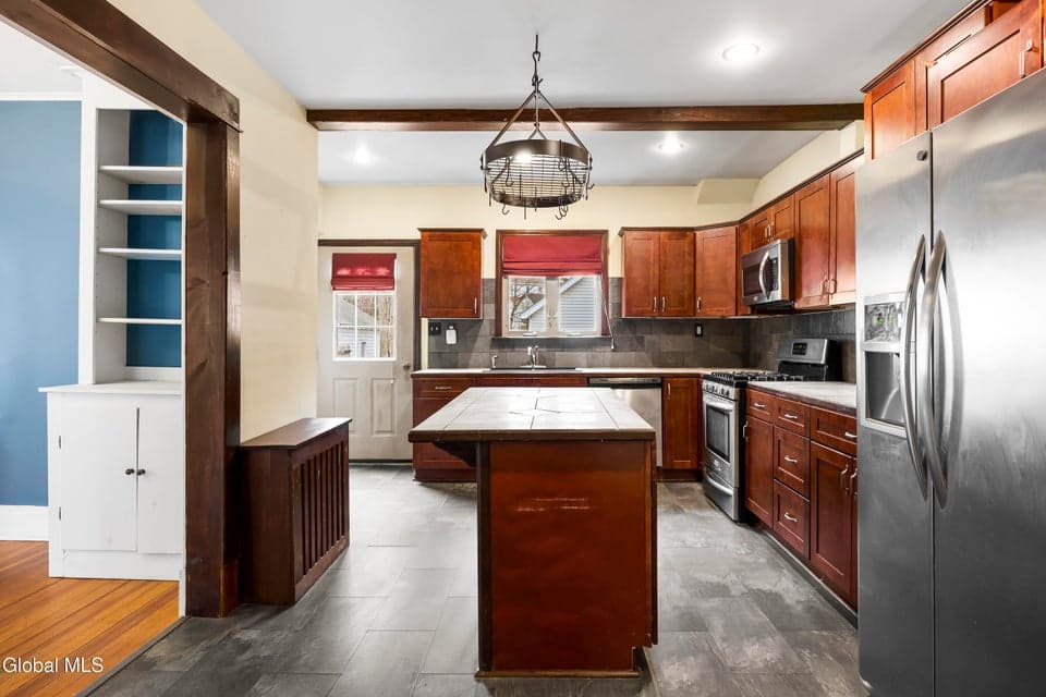 11 Cornelius Avenue, photo 4