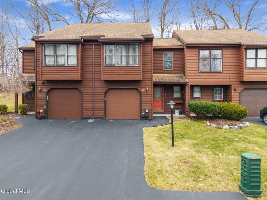 641 Top Ridge Drive, Guilderland, NY, photo 1