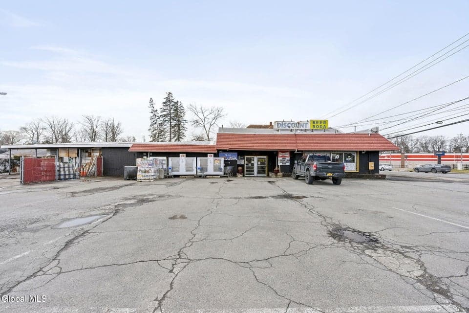1874 Altamont Avenue, photo 5