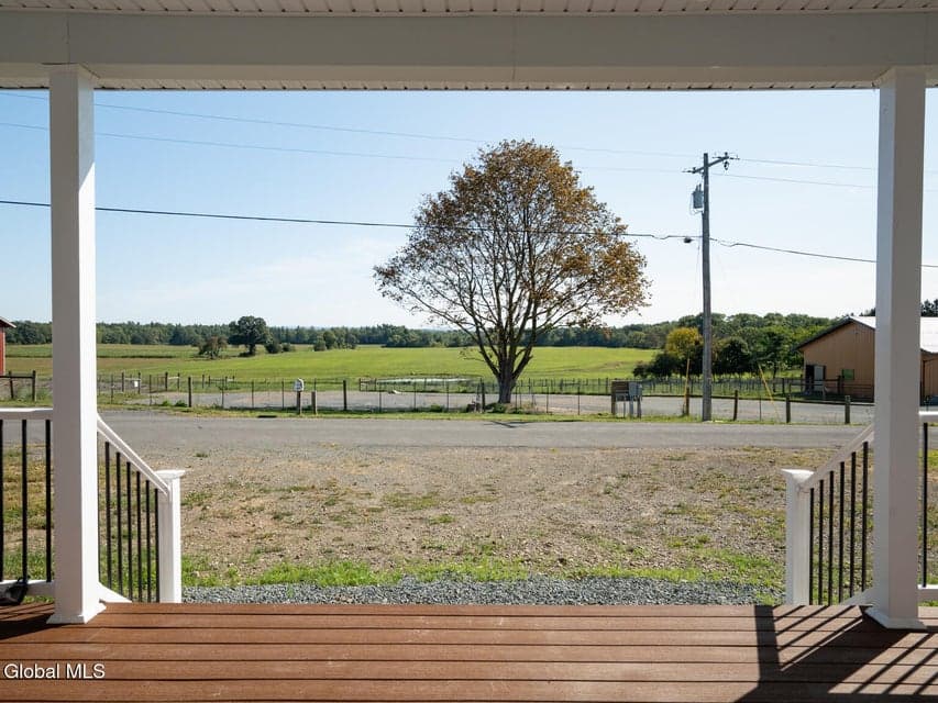282 Ridge Road, photo 2