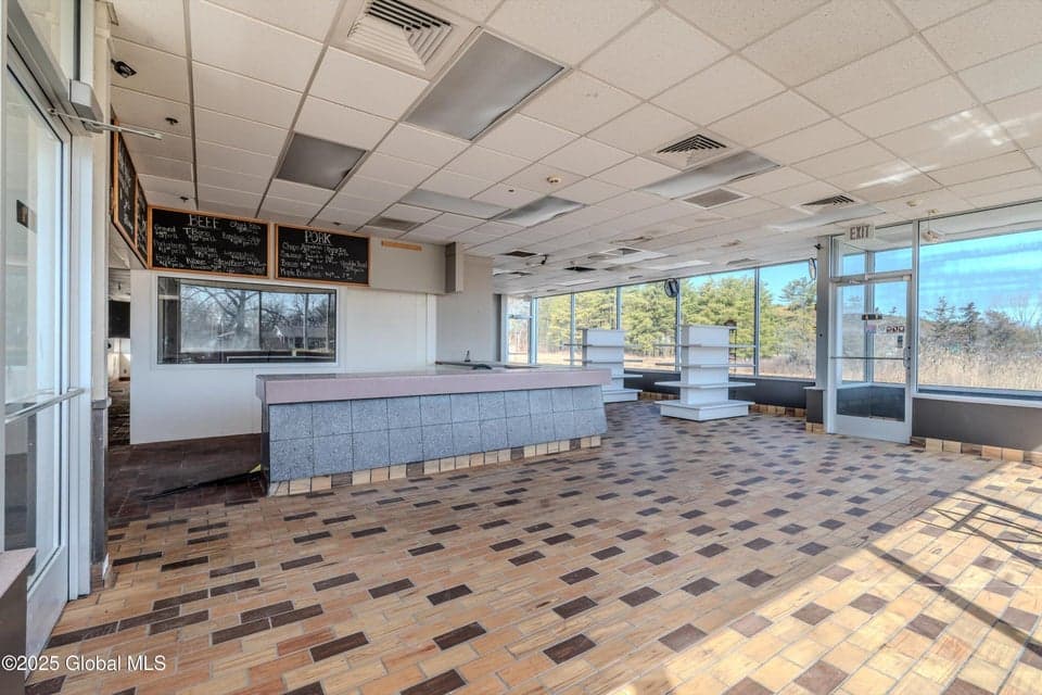 270 Broadway, photo 4
