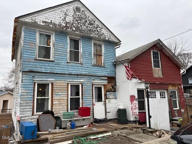 16 Elm Street, photo 1