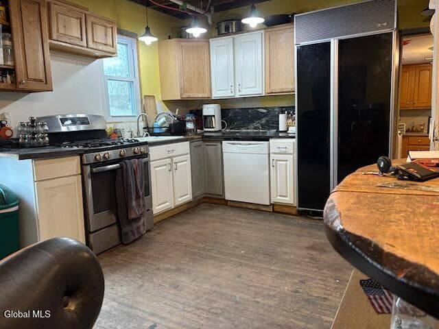 16 Elm Street, photo 2